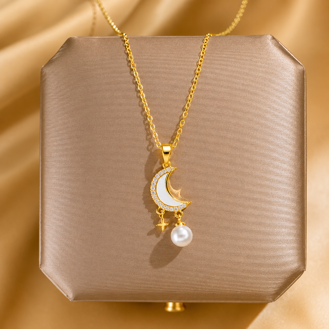 Luna Pearl Necklace